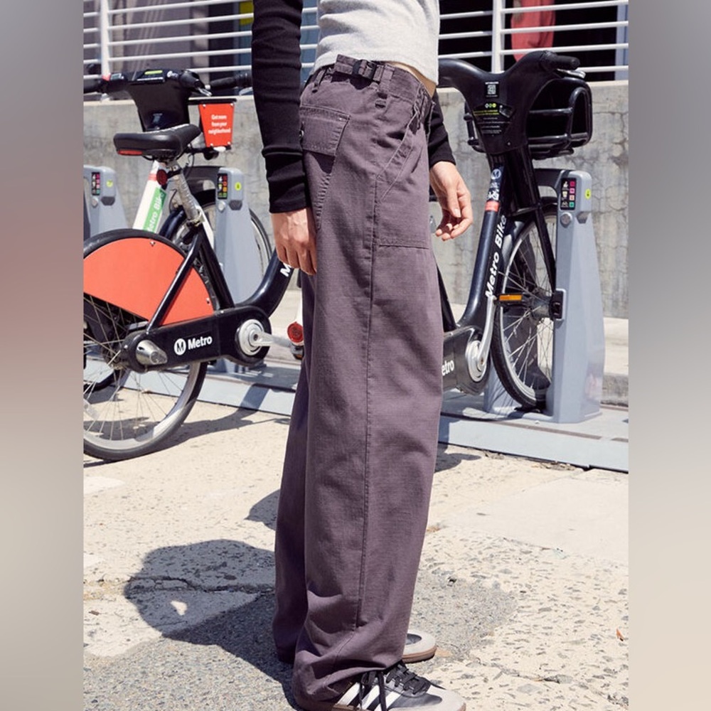 Brandy Melville Grey Low Rise Cargo Pants